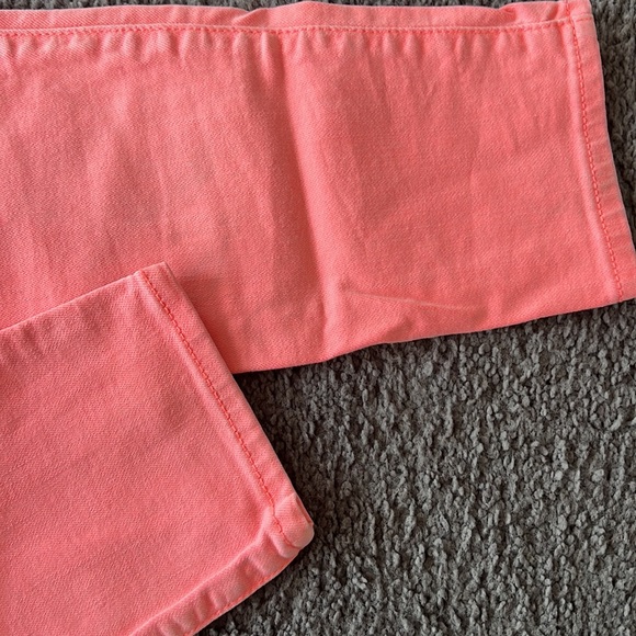 Size 2/26 neon pink Abercrombie jeans - Picture 4 of 4